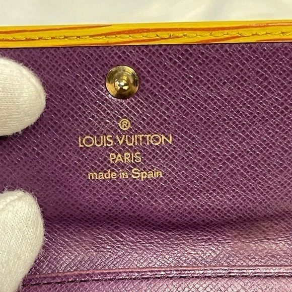 LOUIS VUITTON epi leather 6 key holder in mustard - Picture 13 of 15